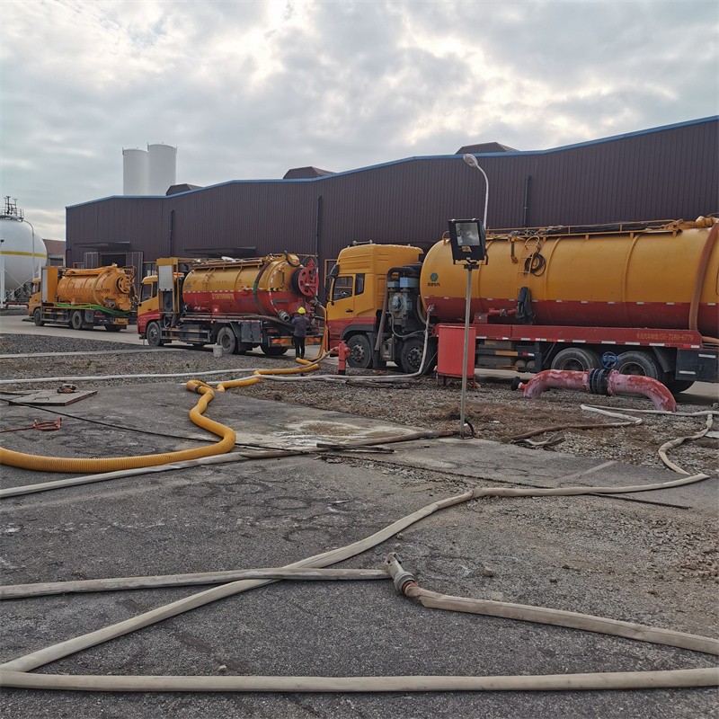 洛扎污水池清理